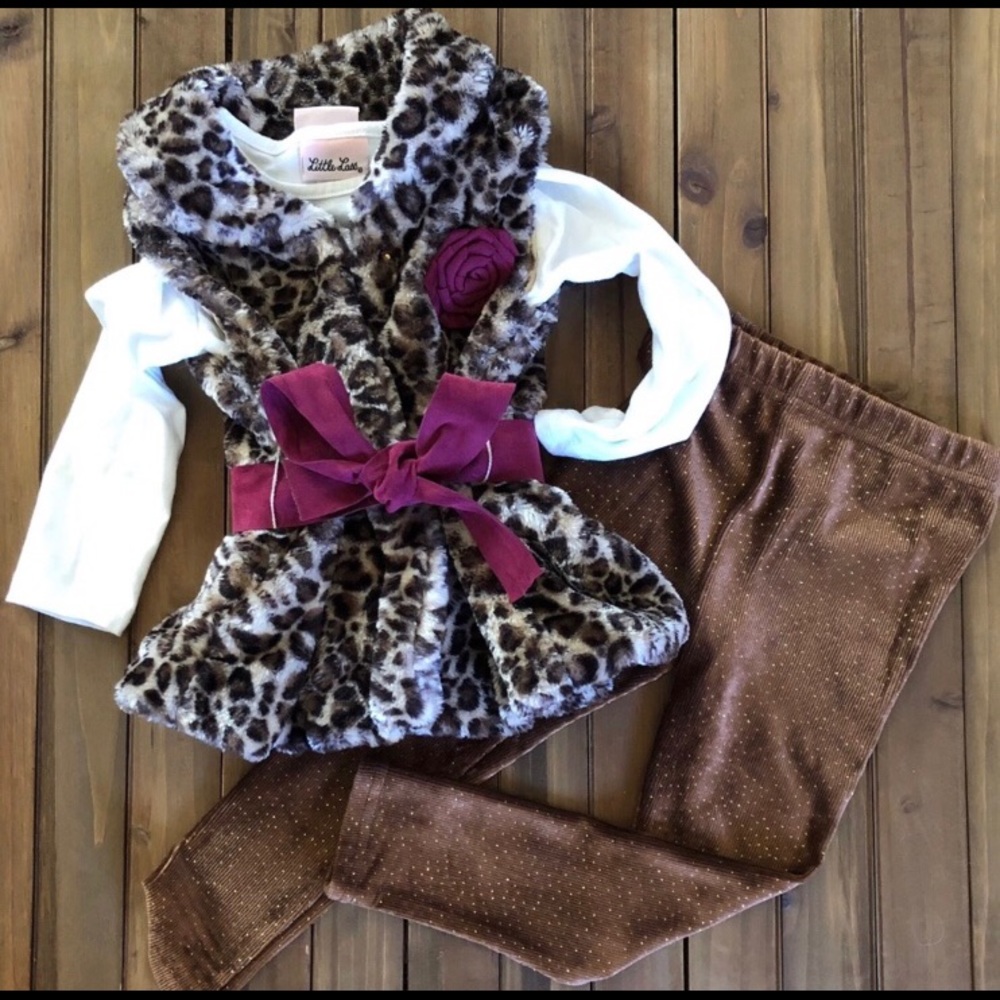 3pc outfit with faux fur vest sparkly pants 4T